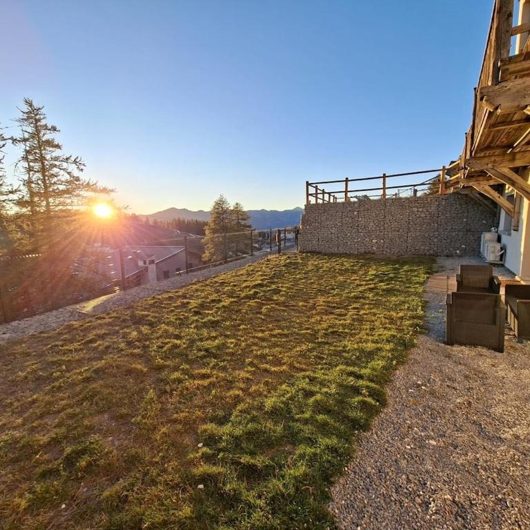 Lumineux T3 neuf face pistes - 2 chambres 6 personnes - Rez de jardin panoramique - Parking Privé - Appartement 2 Chambres - 9