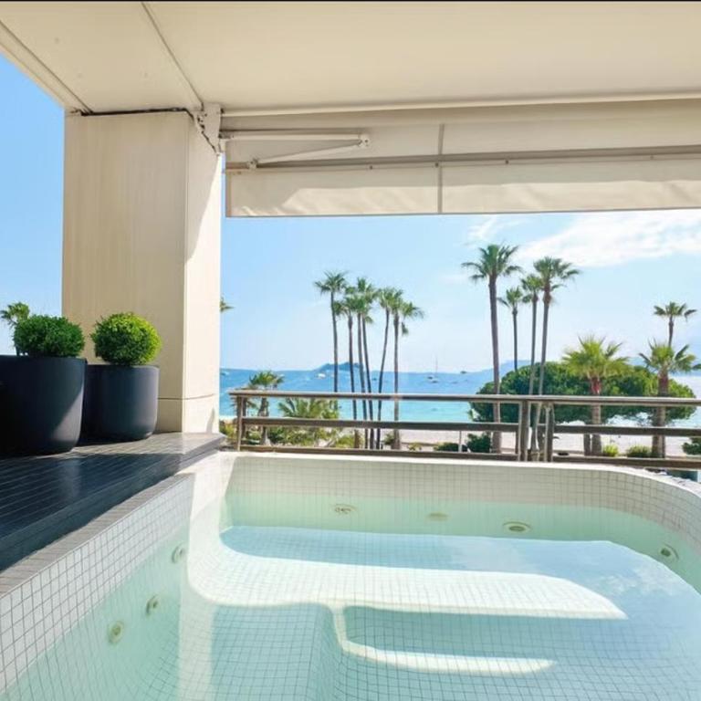 Luxueux 100m2 Croisette 5 étoiles - Vue mer Terrasse & Jacuzzi - Accès direct plage Miramar - Appartement 2 Chambres avec Terrasse et Vue sur la Mer - 3