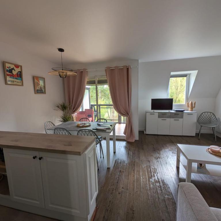 Zen et Mer à Deauville, Piscine, Parking, Wifi - Apartment mit 2 Schlafzimmern und Terrasse - 3