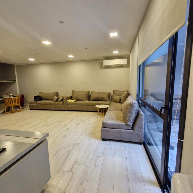 Casa moderna en barrio residencial de CABA - Four-Bedroom House - 11