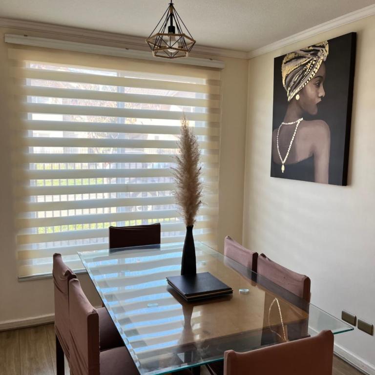 Casa familiar cerca del aeropuerto y centros comerciales - Three-Bedroom House - 3