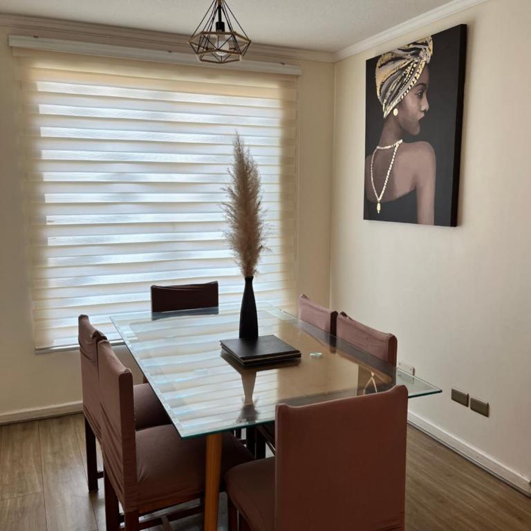 Casa familiar cerca del aeropuerto y centros comerciales - Three-Bedroom House - 9