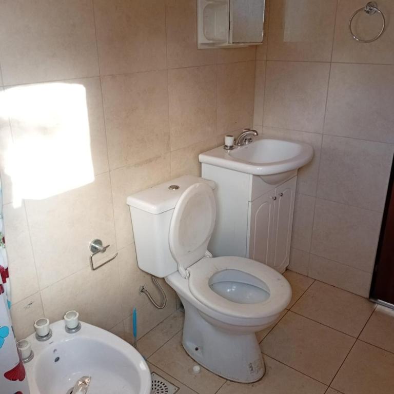 Hermosa casa en tanti - Casa de 2 dormitorios - 2