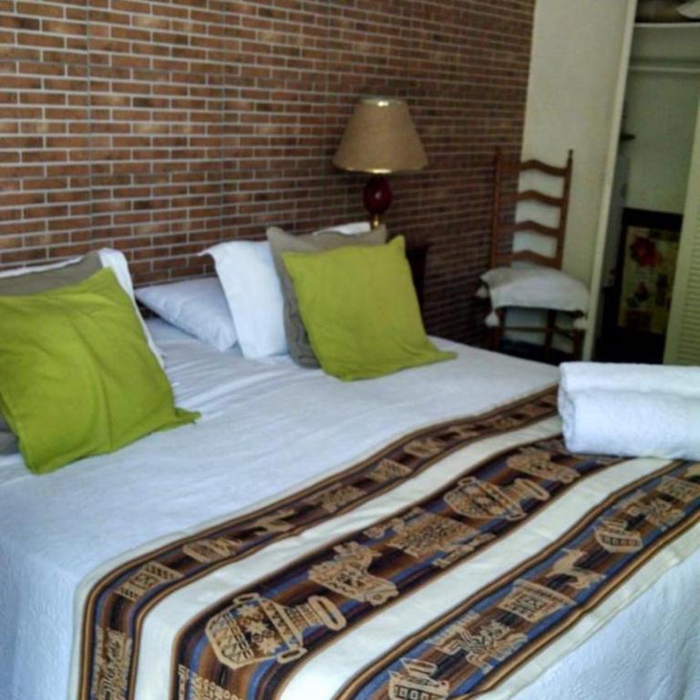Aura Montoya - Habitación Familiar con vistas al jardín - 2