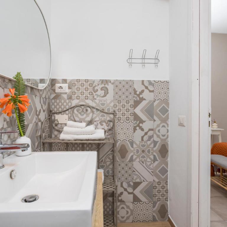 Villa Ortensia - Camera Matrimoniale con Bagno Privato - 13
