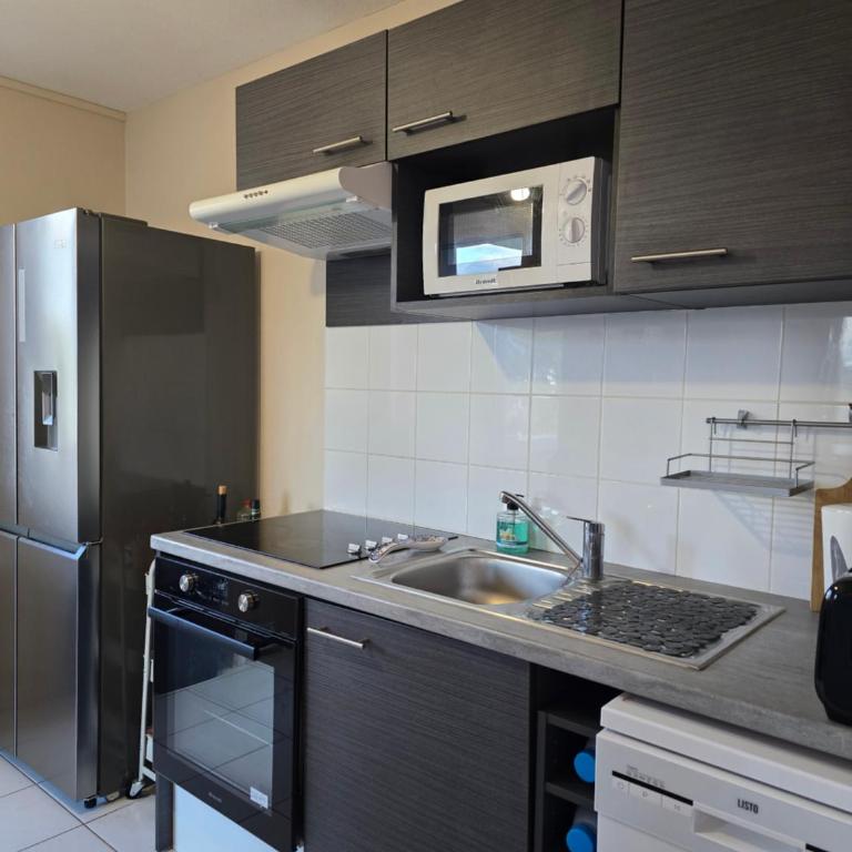 Entre Mer et Village, Piscine et Balcon - Appartamento con 2 Camere da Letto - 2