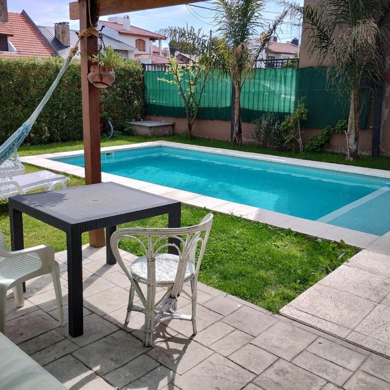 Casa con piscina barrio constitución a 400 metros del mar - Three-Bedroom House - 1