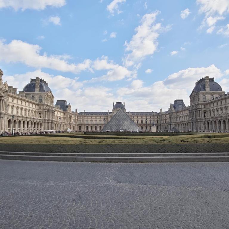 Louvre 1-Min Walk Elegant Studio - Appartement 1 Chambre - 10