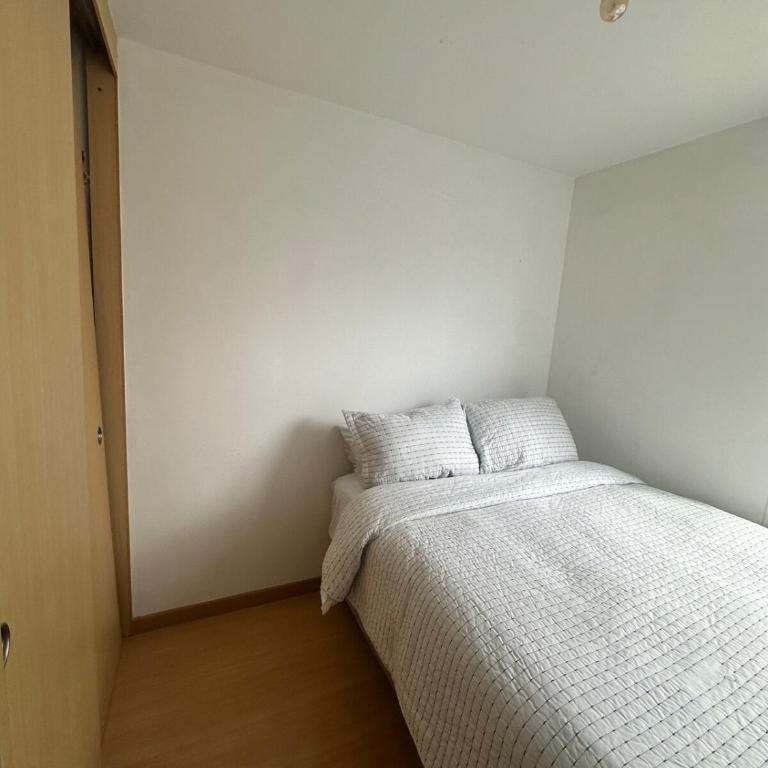 Apartamento amoblando 10 minutos del aeropuerto - Apartamento de 3 dormitorios - 8