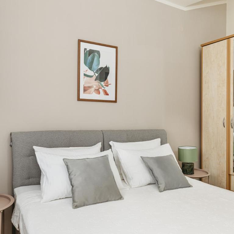Sun Village Aparthotel - One-Bedroom Apartment with Terrace (3 Adults) - 2