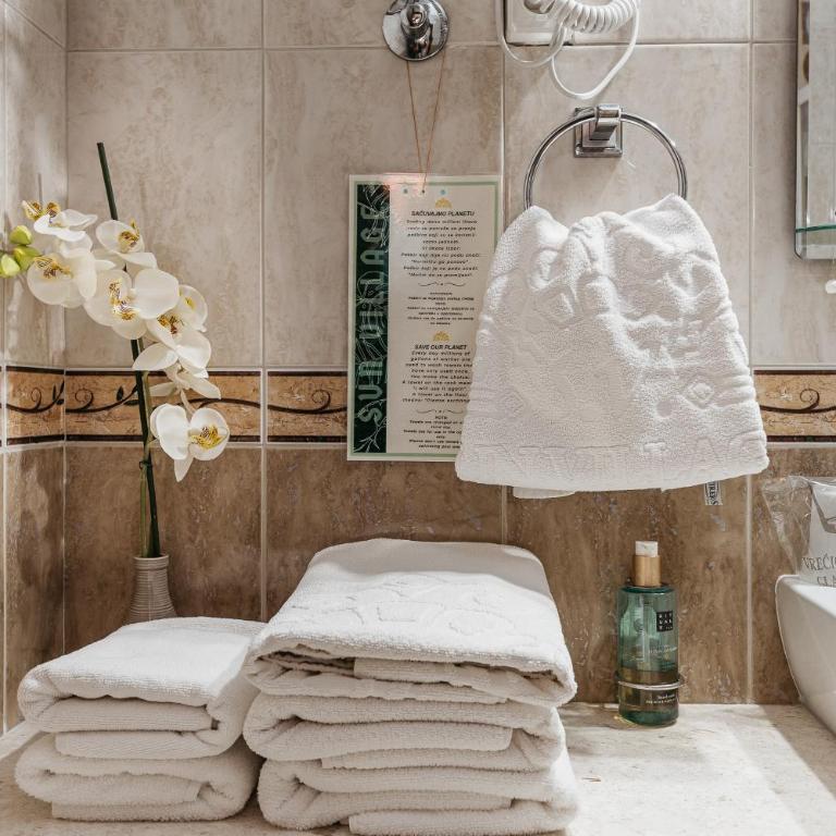 Sun Village Aparthotel - Apartment with Balcony - 11