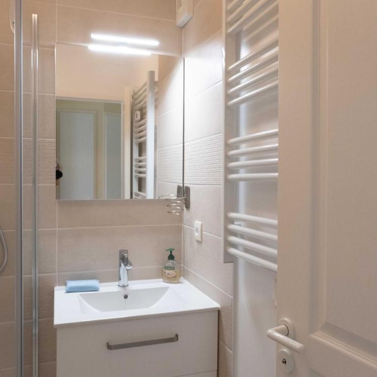 Les Sables-d'Olonne - Terrasse, Wifi Fibre & Piscine, à 200 m de la Mer - D012 - One-Bedroom Apartment - 13