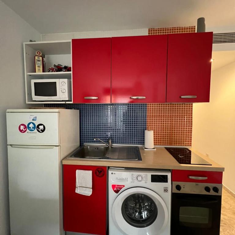 Isabel 11 - One-Bedroom Apartment - 6