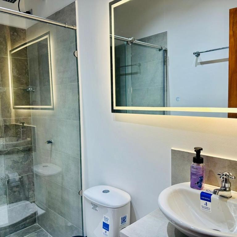 Hotel Jardin de Rosas - Double Room with Private Bathroom - 9