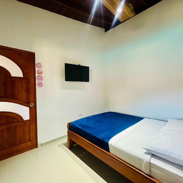 Hotel Jardin de Rosas - Double Room with Private Bathroom - 13