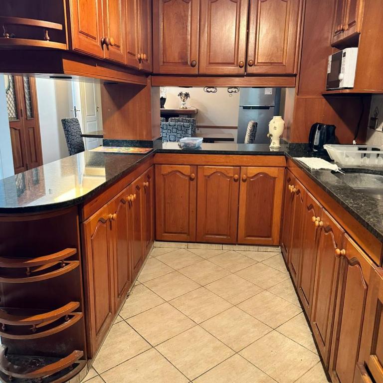 Gran Casa Amplia Ituzaingo Centro Familiar Excelente - Apartamento de 2 dormitorios - 12