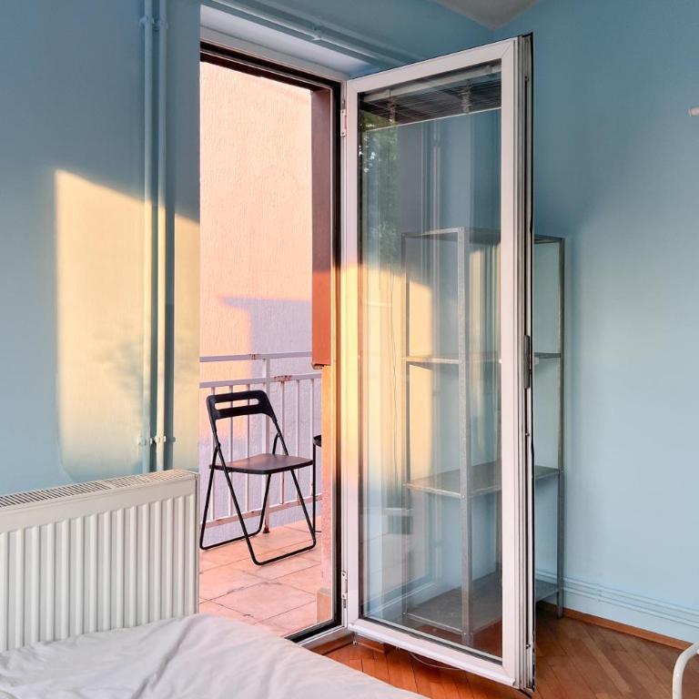 Room for one in sunny 93m2 apt - Jednokrevetna Soba sa Balkonom - 7