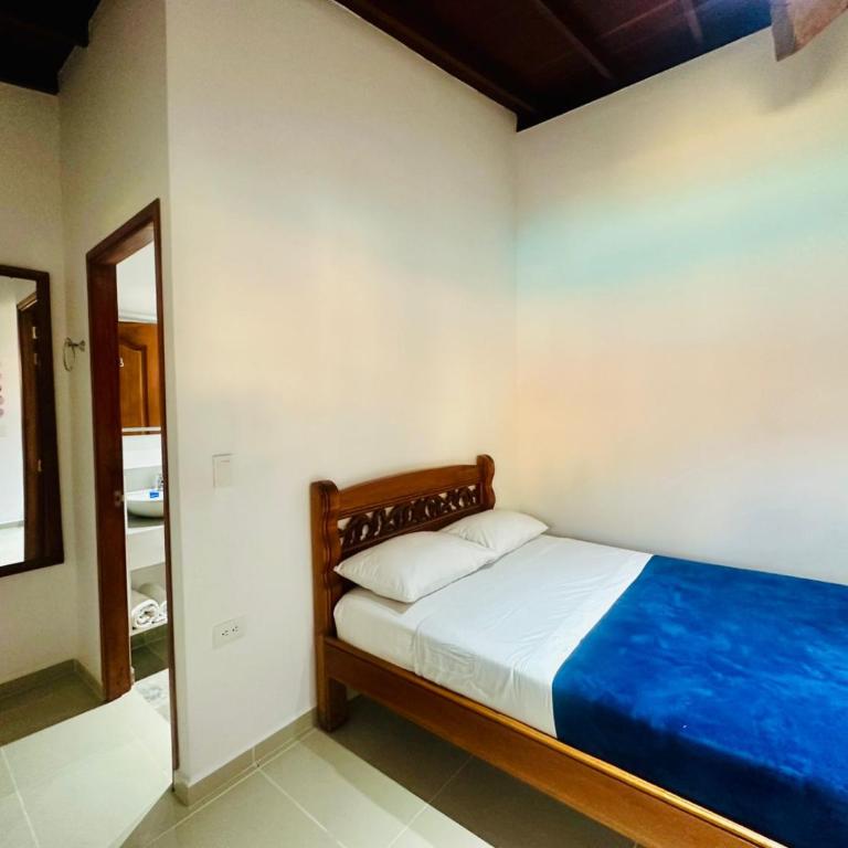 Hotel Jardin de Rosas - Double Room with Private Bathroom - 9