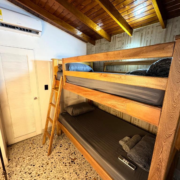 accommodation in medellin, laureles, belen rosales - Casa de 4 dormitorios - 6