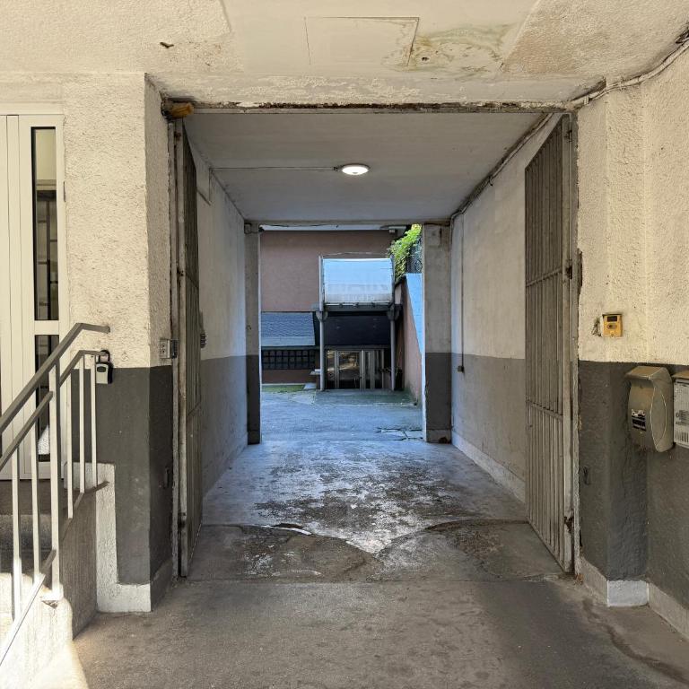 Anywhere on Foot - FREE Parking - One-Bedroom Apartment - 2
