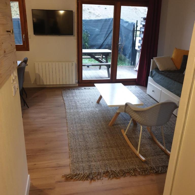 Le Dévoloup - Appartement 3 étoiles pour 5 personnes avec piscine - Appartement 1 Chambre avec Jardin - 9