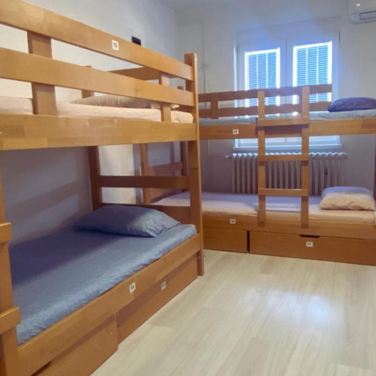 BGD Downtown Hostel - Krevet u Osmokrevetnoj Mešovitoj Spavaonici - 8