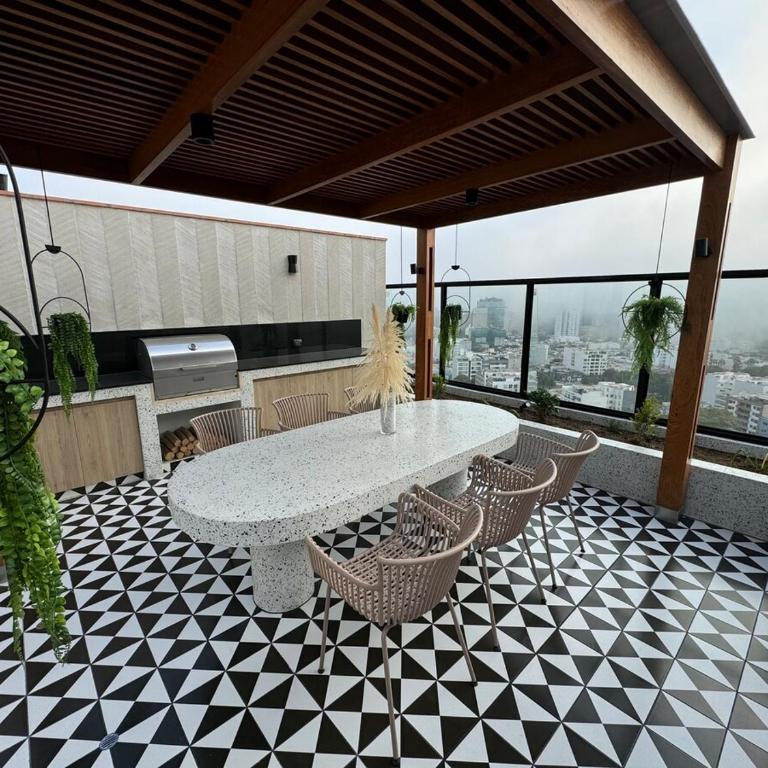 Cozy bedroom in Miraflores with rooftop pool - Superior Double Room - 26