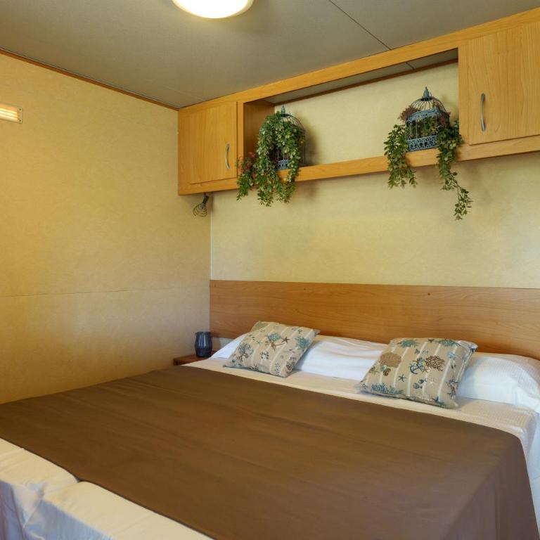 Massa Marina Camping - Standard Bungalow - 7
