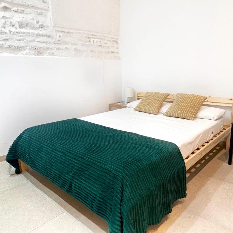 Cervantes Suites OnlyMalaga - Habitación Doble con baño privado - 9