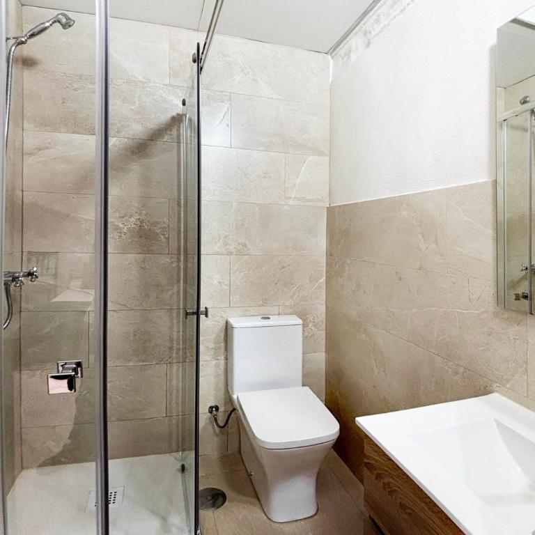 Cervantes Suites OnlyMalaga - Habitación Doble con baño privado - 12
