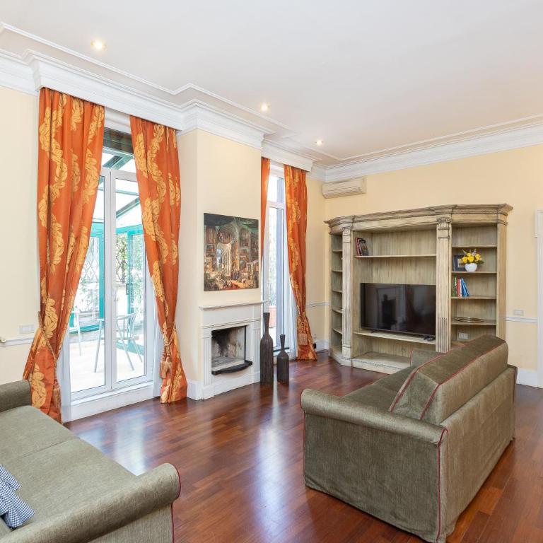 Prestigious Penthouse Piazza Barberini - Appartamento - 13