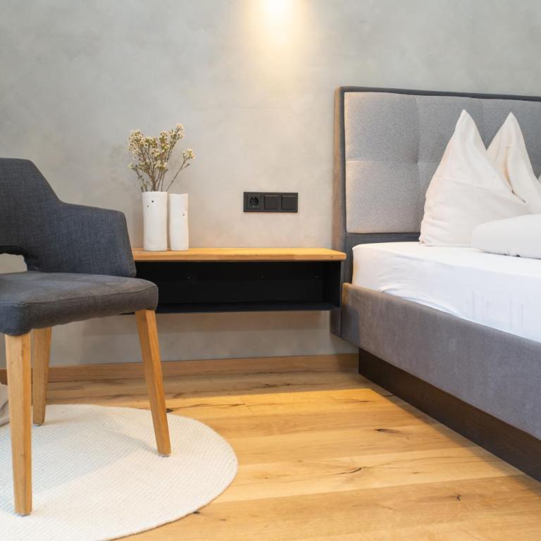Hotel Hubertus - Deluxe Doppelzimmer mit Balkon - 3