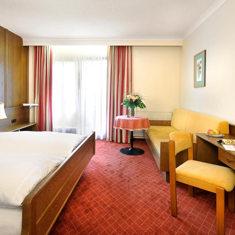 Hotel Hubertus - Doppelzimmer mit Balkon - 1