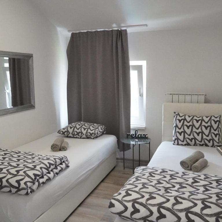 Apartment UpHill - Apartman sa 3 Spavaće Sobe i Balkonom - 5