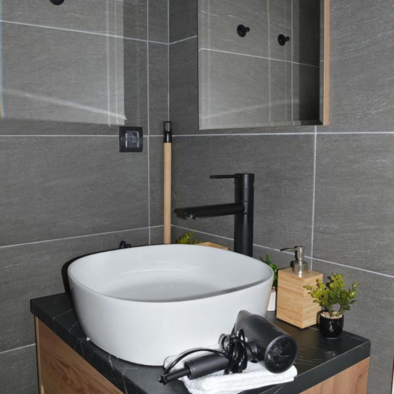 Deluxe Mountain View Studio ViS in Residence Hill Hotel Kopaonik - One-Bedroom Apartment - 33
