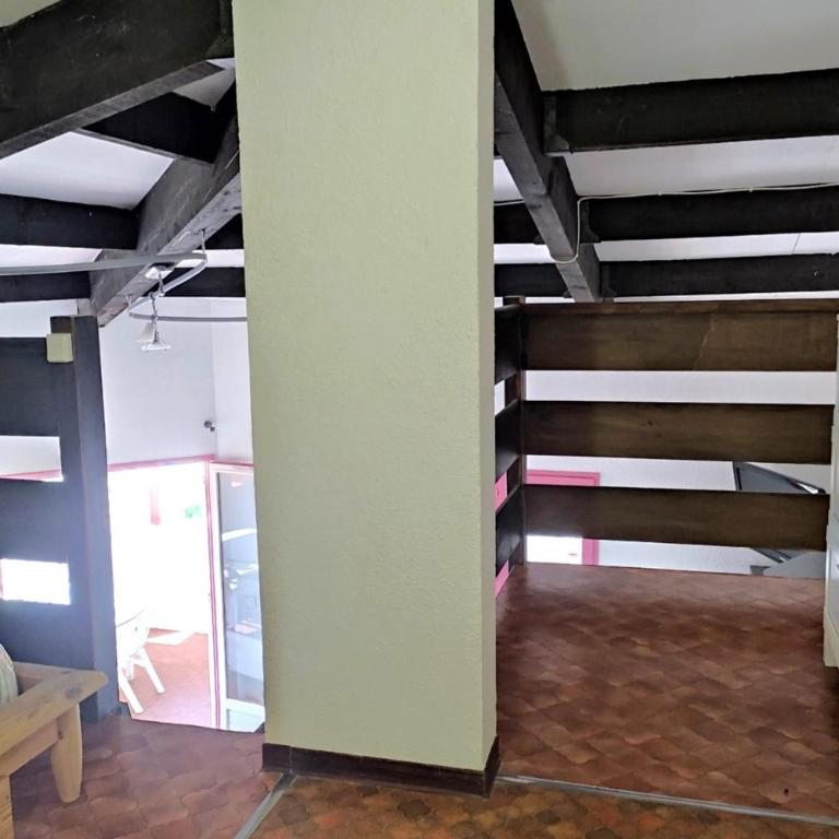 Nice apartment with balcony and sea view - Apartment - 6