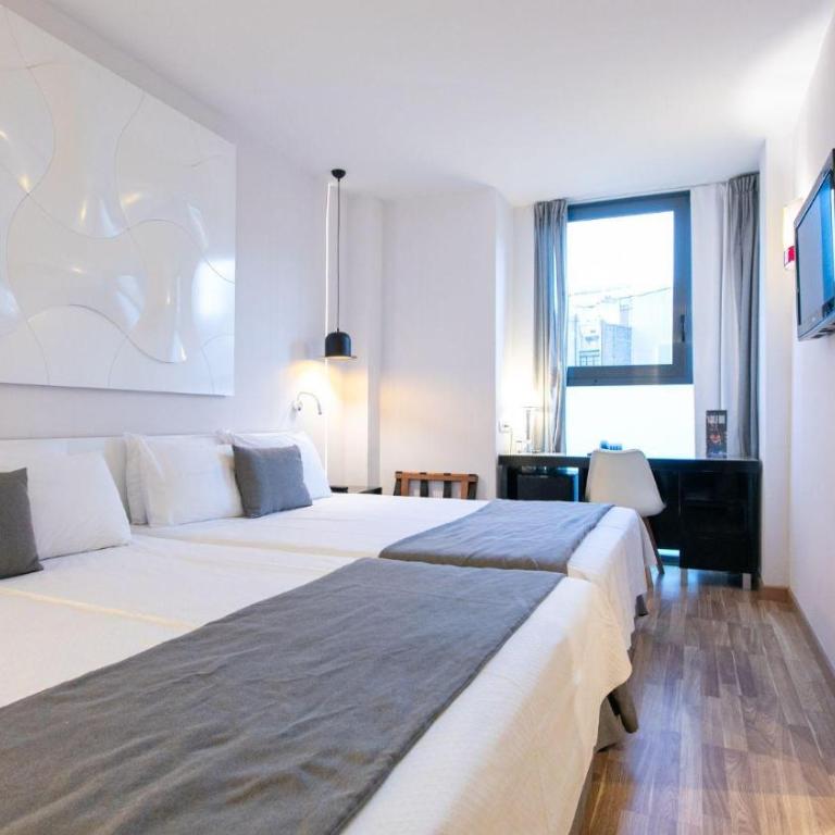 Evenia Rocafort - Triple Room - 5