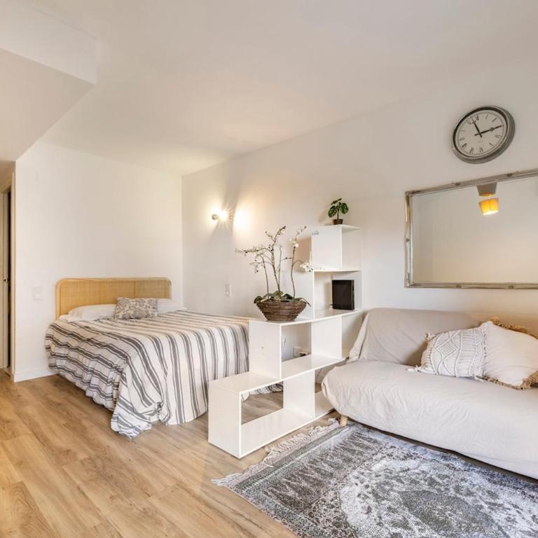 Pet Friendly + Pool + Park, Beach 2 Minutes Away (Atalaya) - One-Bedroom Apartment - 2
