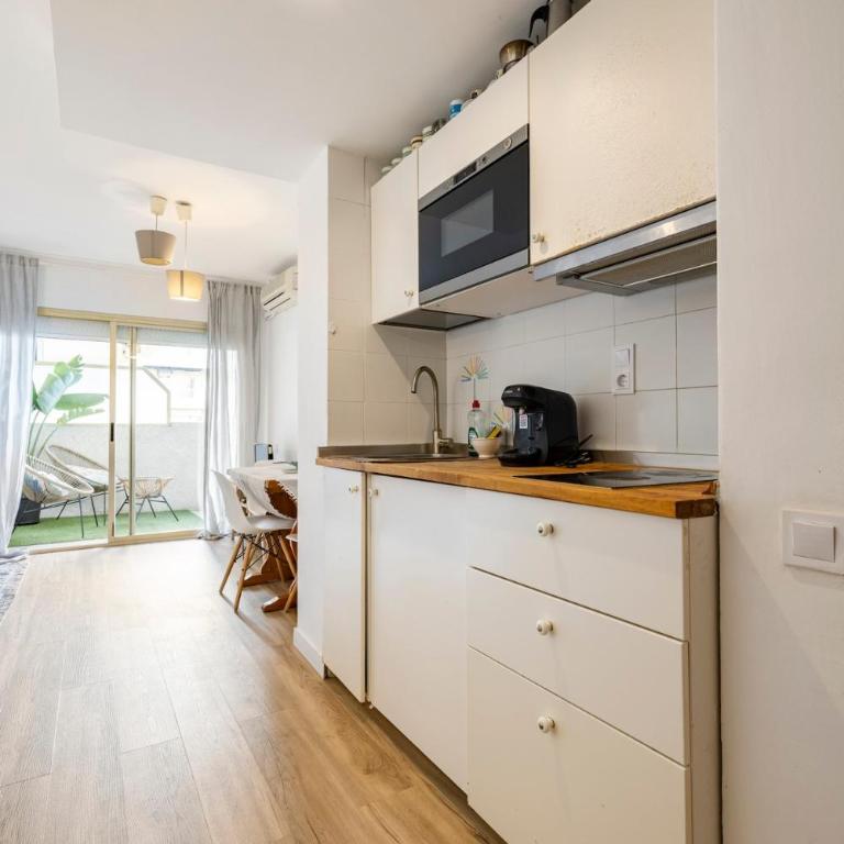 Pet Friendly + Pool + Park, Beach 2 Minutes Away (Atalaya) - One-Bedroom Apartment - 3