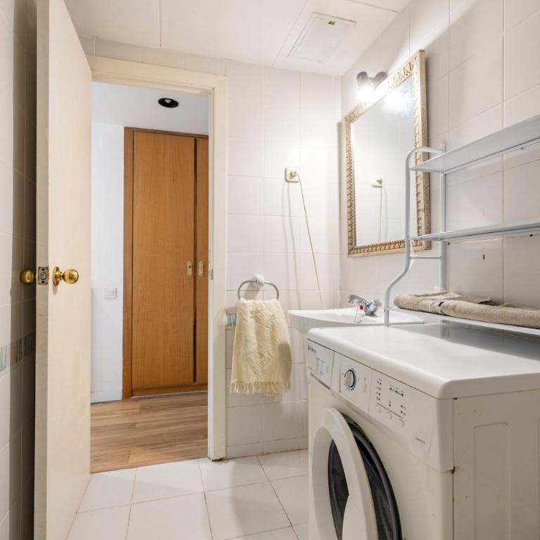 Pet Friendly + Pool + Park, Beach 2 Minutes Away (Atalaya) - One-Bedroom Apartment - 12