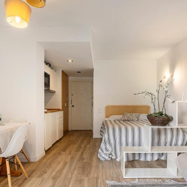 Pet Friendly + Pool + Park, Beach 2 Minutes Away (Atalaya) - One-Bedroom Apartment - 13
