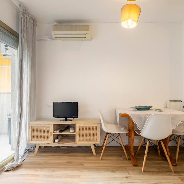 Pet Friendly + Pool + Park, Beach 2 Minutes Away (Atalaya) - One-Bedroom Apartment - 15