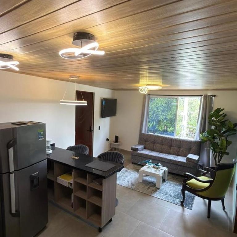 An apartment located in Cali - Apartamento de 2 dormitorios - 4