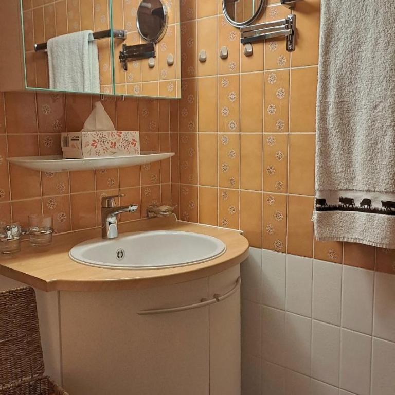 Super OFFRE à Viva Crans Montana - Appartement 2 Chambres avec Balcon et Terrasse - 16