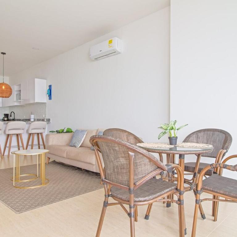 Espectacular Apto frente a la Plaza Pozos Colorados - Two-Bedroom Apartment - 41