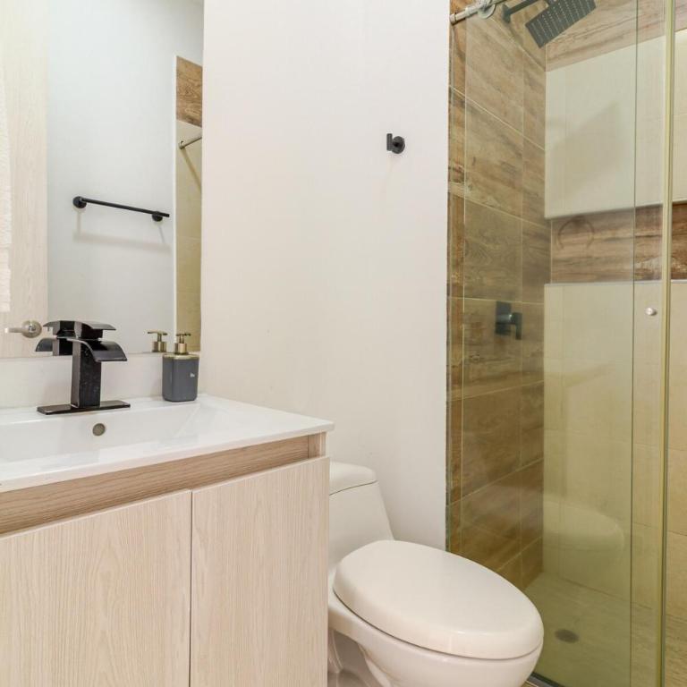 Espectacular Apto frente a la Plaza Pozos Colorados - Two-Bedroom Apartment - 43