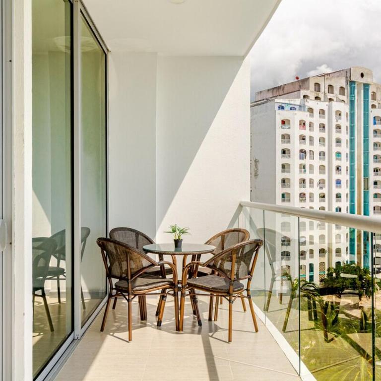 Espectacular Apto frente a la Plaza Pozos Colorados - Two-Bedroom Apartment - 45