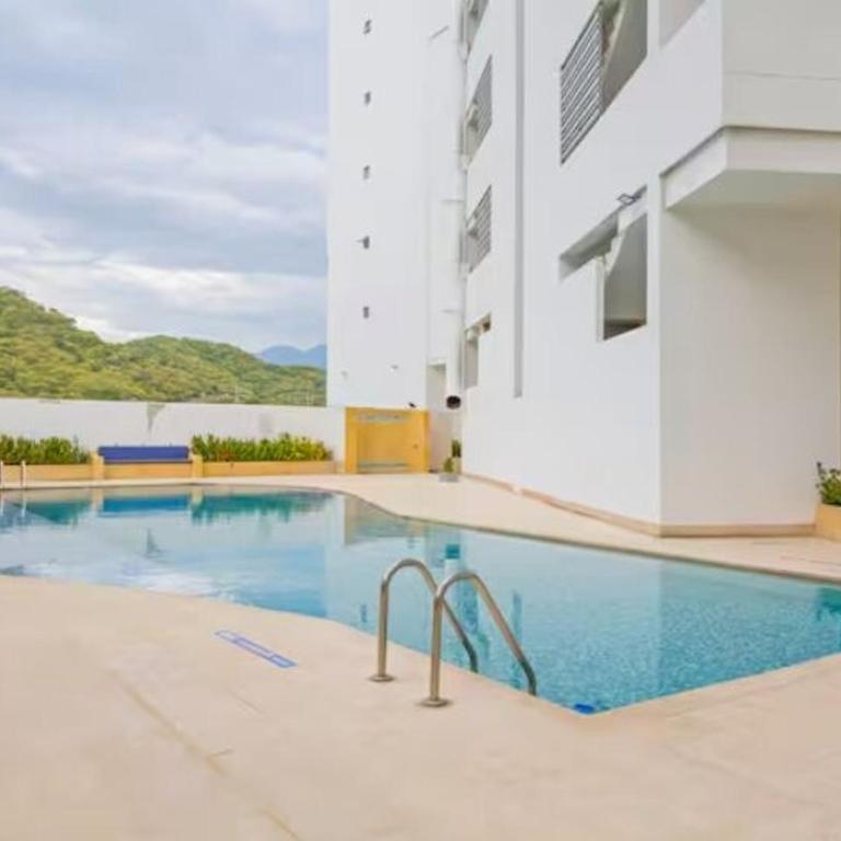 Espectacular Apto frente a la Plaza Pozos Colorados - Two-Bedroom Apartment - 56