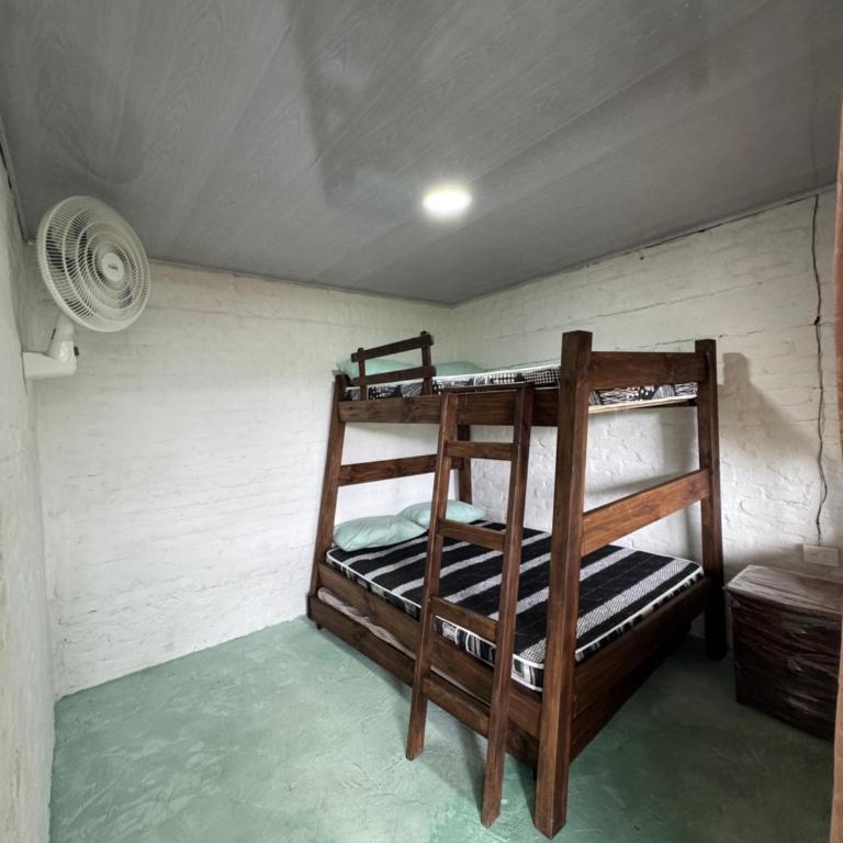 Milagros km30 - Six-Bedroom House - 35