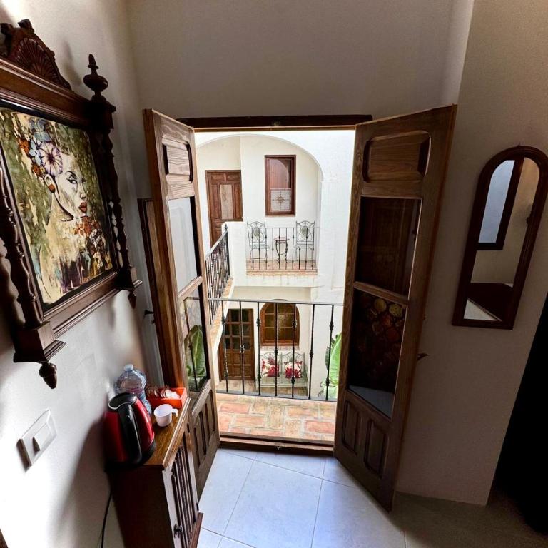 Oliva Courtyard Guesthouse - Habitación Doble Deluxe con bañera - 4